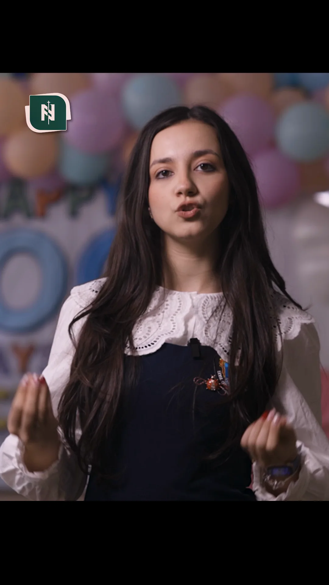 O învățătoare vorbind despre ritmul fiecărui copil.