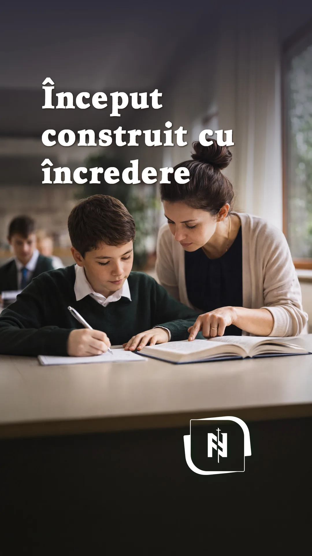 Coperta filmului „Un început construit cu încredere” din campania de admitere a Liceului Ortodox, cu sigla școlii.