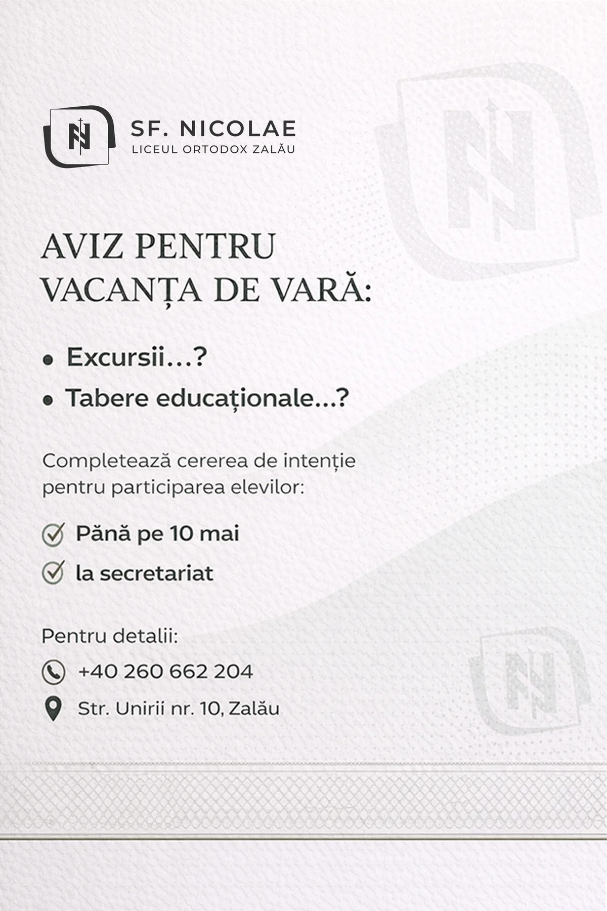Șablon de anunț pe alb: Aviz pentru vacanța de vară, cu lista activităților și datele de contact.